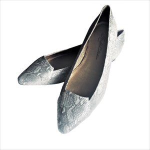 RALPH Collection Silver Snakeskin Vegan Leather Flat Shoes Sz 39.5 NEW with Box